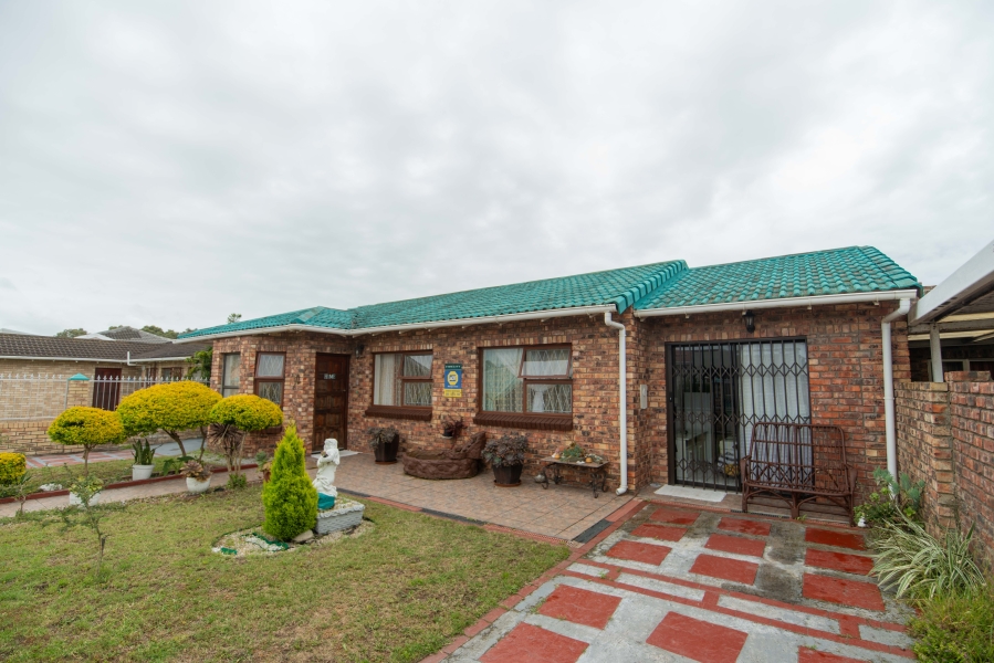 4 Bedroom Property for Sale in Humewood Extension Eastern Cape